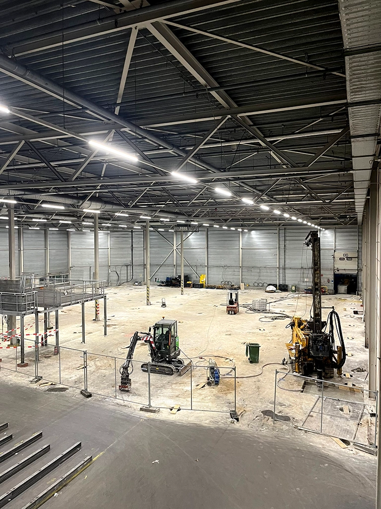 Werkzaamheden nieuwe vloer Jumbo distributiecentrum